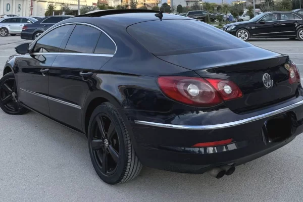 Makina ne shitje ne Tirane - 4,900 Euro