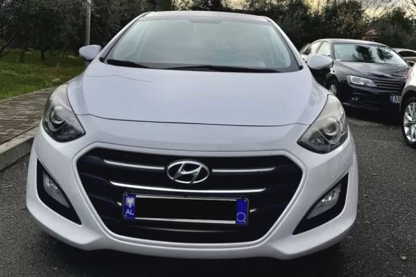 Makina ne shitje ne Tirane - 7,000 Euro