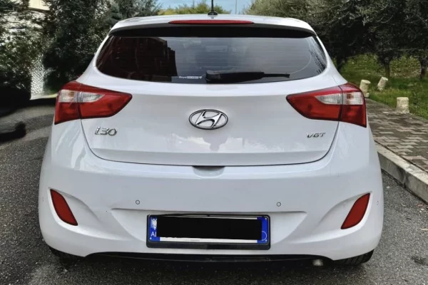 Makina ne shitje ne Tirane - 7,000 Euro