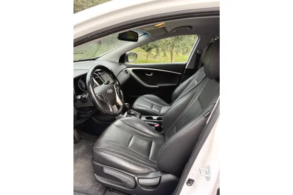 Makina ne shitje ne Tirane - 7,000 Euro