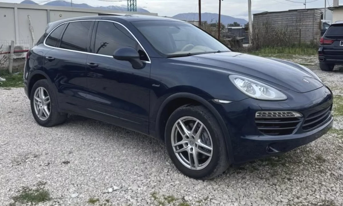 Makina ne shitje ne Tirane, Porsche, 2014 Diesel,Kambio Automatik Pagesa 15,500  Euro.