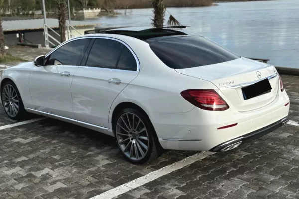 Makina ne shitje ne Tirane - 20,500 Euro