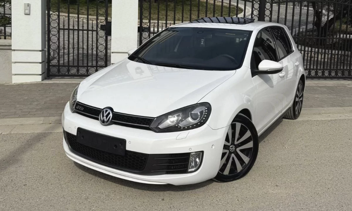 Makina ne shitje ne Tirane, Volkswagen, 2013 Diesel,Kambio Automatik Pagesa 8,300  Euro.
