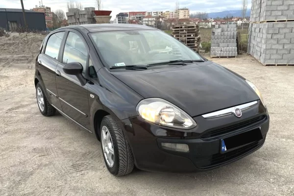 Makina ne shitje ne Tirane - 3,500 Euro
