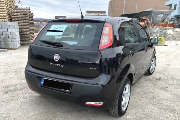 Makina ne shitje ne Tirane - 3,500 Euro