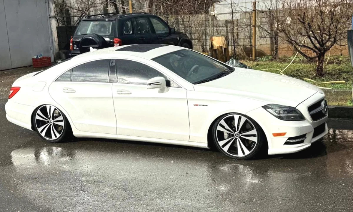 Makina ne shitje ne Tirane, Mercedes-Benz, 2014 Diesel,Kambio Automatik Pagesa 10,500  Euro.