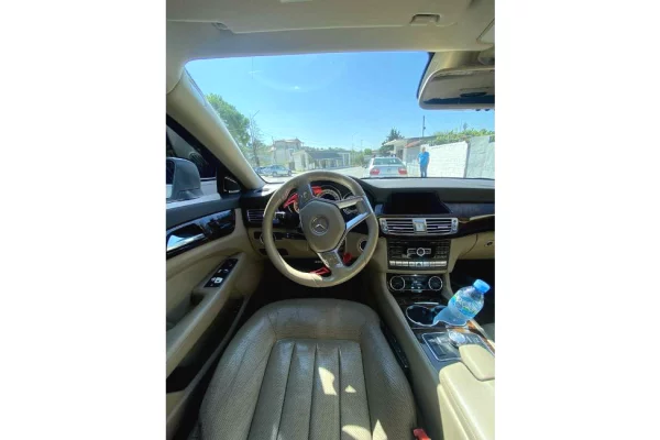 Makina ne shitje ne Tirane - 10,500 Euro