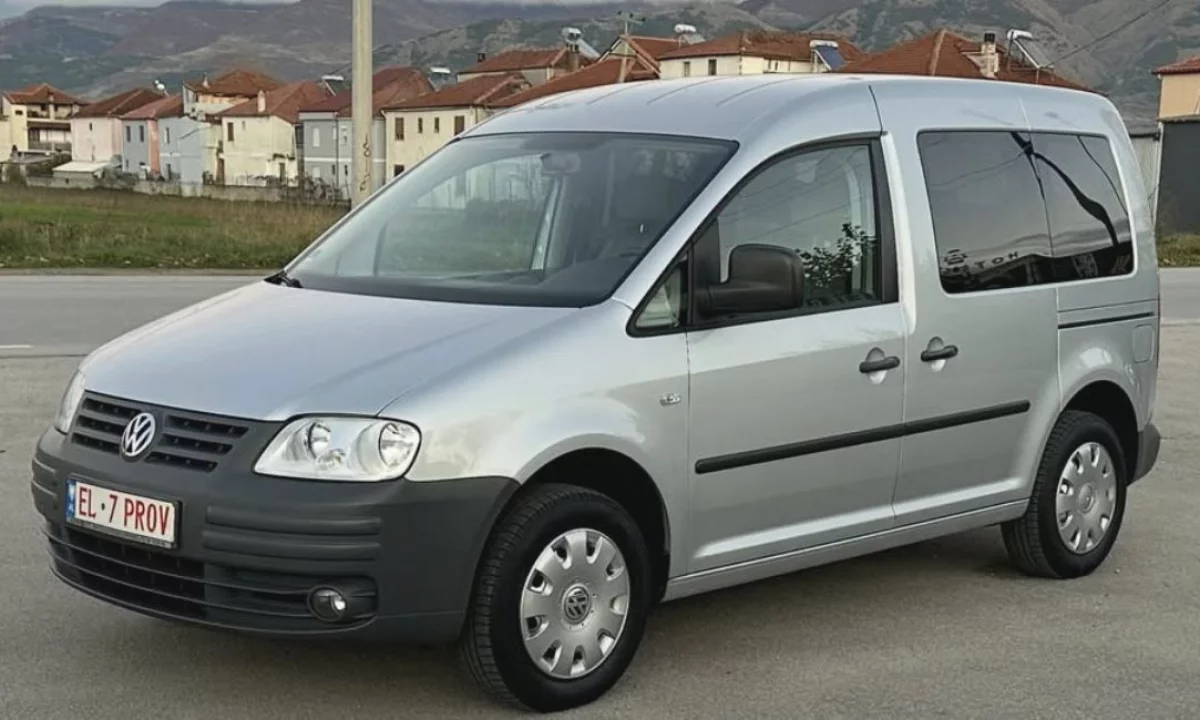 Makina ne shitje ne Tirane, Volkswagen, 2006 gasoline-gas,Kambio Automatik Pagesa 3,700  Euro.