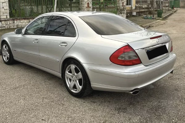 Makina ne shitje ne Tirane - 6,300 Euro