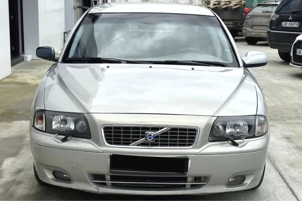 Makina ne shitje ne Tirane - 3,500 Euro