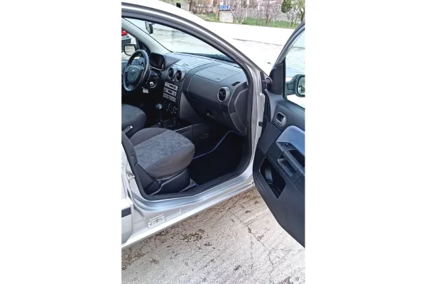 Cars for sale in Tirana - 3,700 Euro