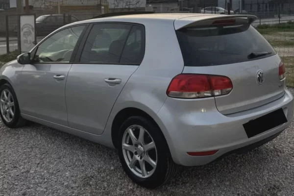 Cars for sale in Tirana - 4,700 Euro