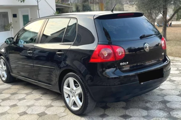 Cars for sale in Tirana - 4,700 Euro