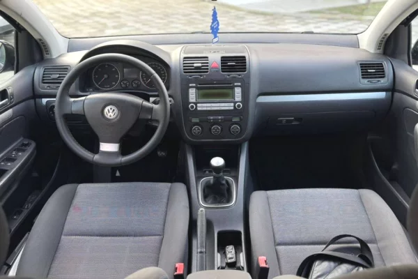 Cars for sale in Tirana - 4,700 Euro