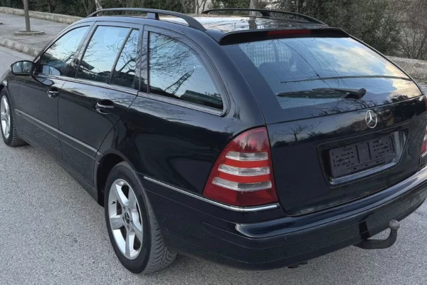 Cars for sale in Tirana - 4,200 Euro