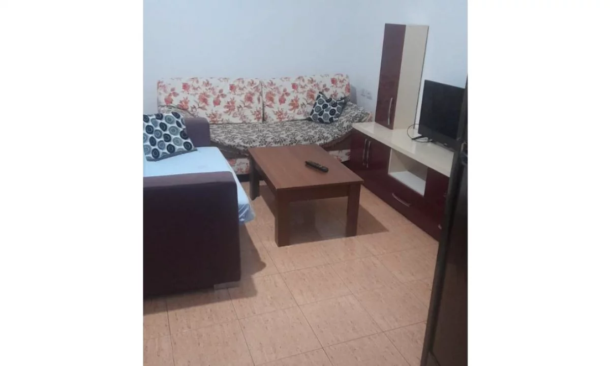 Shtepi me qera Shtepi Private ne Tirane, 1+1, Mobilimi E mobiluar, Pagesa 350  Euro.