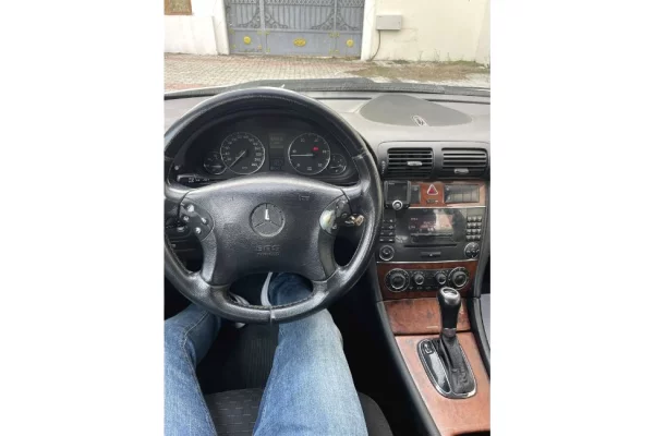 Cars for sale in Tirana - 2,500 Euro