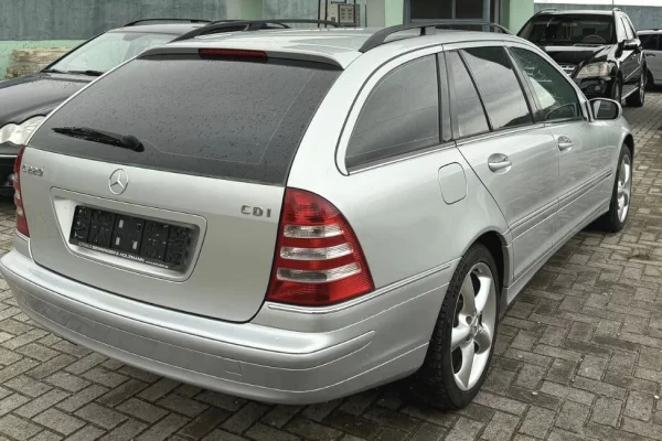 Cars for sale in Tirana - 4,000 Euro