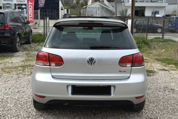Cars for sale in Tirana - 4,700 Euro