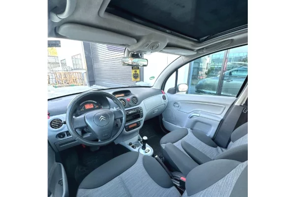 Cars for sale in Tirana - 2,900 Euro