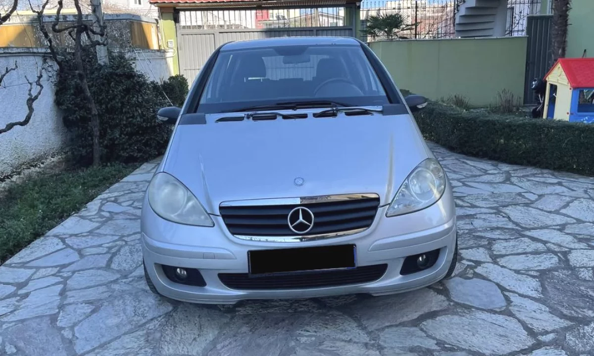 Auto in Vendita a Tirana, Mercedes-Benz, 2000 gasoline-gas,Kambio Manual Pagamento 1,500  Euro.