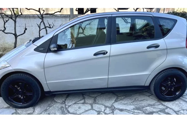 Auto in Vendita a Tirana, Mercedes-Benz, 2000 gasoline-gas,Kambio Manual Pagamento 1,500  Euro.