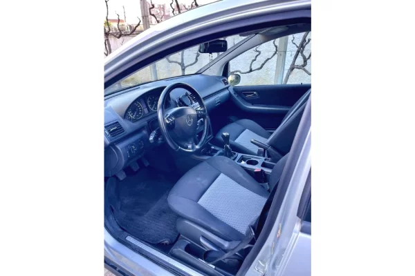 Auto in Vendita a Tirana, Mercedes-Benz, 2000 gasoline-gas,Kambio Manual Pagamento 1,500  Euro.