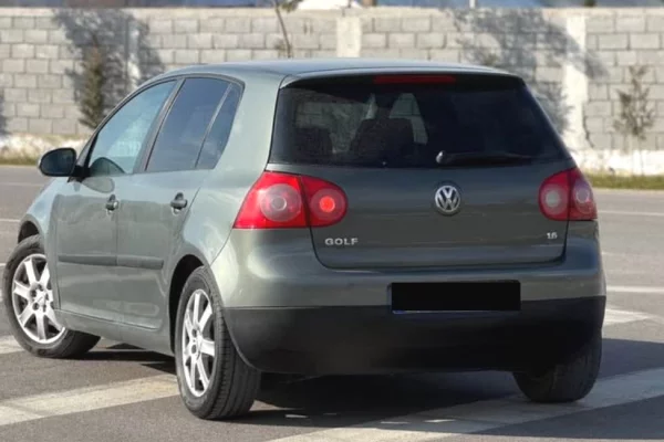 Cars for sale in Pogradec, Volkswagen, 2004 gasoline-gas,Kambio Manual Payment 3,200  Euro.