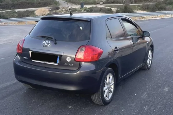 Auto in Vendita a Fier, Toyota, 2008 Diesel,Kambio Manual Pagamento 4,400  Euro.