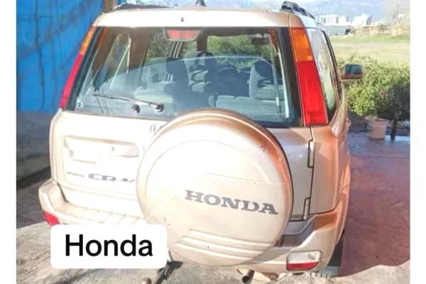 Auto in Vendita a Tirana, Honda, 2000 gasoline-gas,Kambio Automatik Pagamento 3,600  Euro.