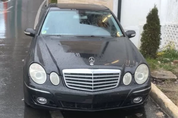 Shitet Mercedes E-Class 320 – Taks Lluksi