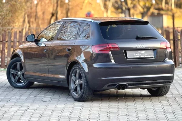 Auto in Vendita a Pristina, Audi, 2009 Benzine,Kambio Automatik Pagamento 7,500  Euro.