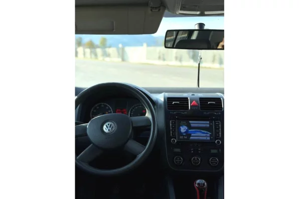 Auto in Vendita a Pogradec, Volkswagen, 2004 gasoline-gas,Kambio Manual Pagamento 3,200  Euro.