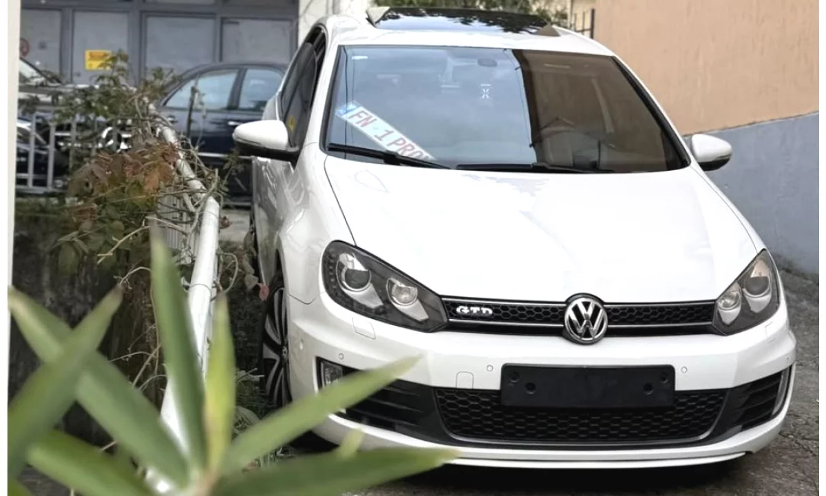 Auto in Vendita a Tirana, Volkswagen, 2013 Diesel,Kambio Automatik Pagamento 8,300  Euro.