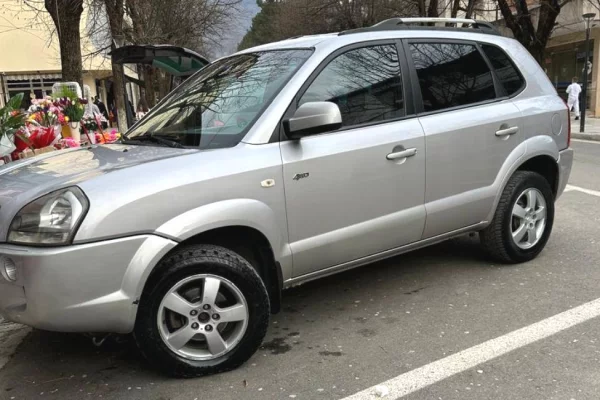 Shitet ose Ndërrohet Hyundai Tucson 
