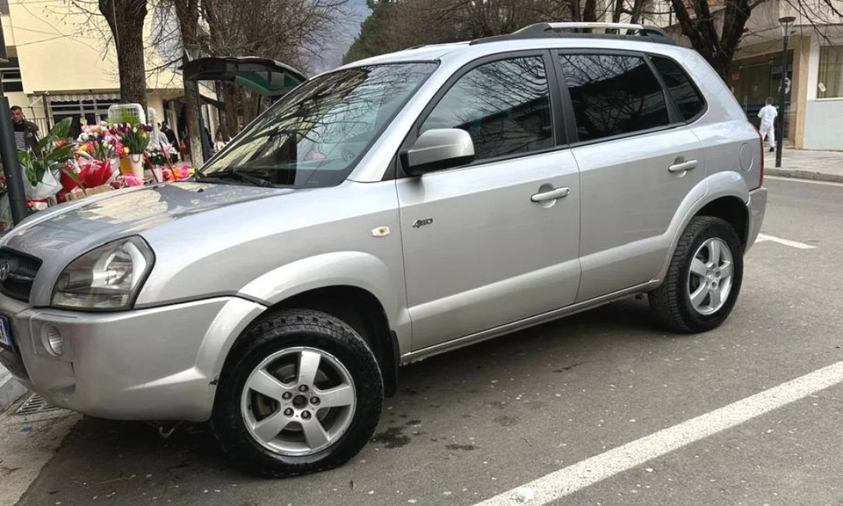 Auto in Vendita a Tirana, Hyundai, 2004 Diesel,Kambio Automatik Pagamento 4,700  Euro.