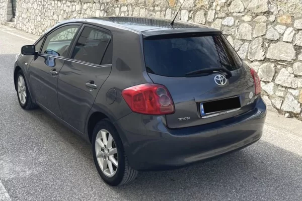 Auto in Vendita a Tirana, Toyota, 2008 Diesel,Kambio Manual Pagamento 4,400  Euro.
