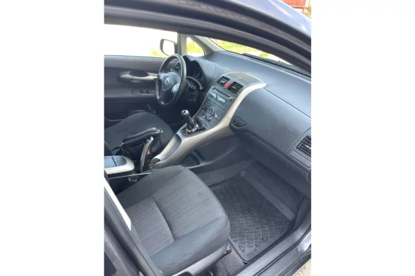 Auto in Vendita a Tirana, Toyota, 2008 Diesel,Kambio Manual Pagamento 4,400  Euro.