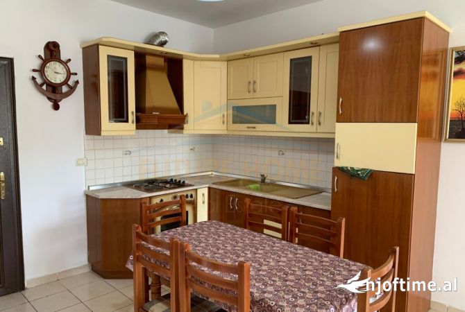 Shtepi ne shitje Apartament ne Durres, 2+1, Mobilimi E mobiluar, Pagesa 118,000  Euro.