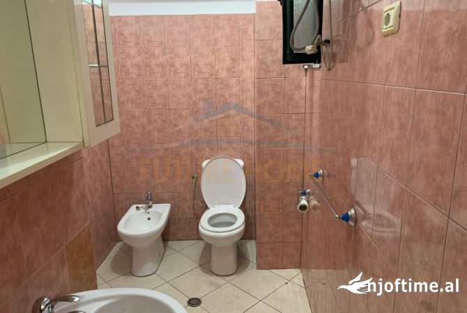 Shtepi ne shitje Apartament ne Durres, 2+1, Mobilimi E mobiluar, Pagesa 118,000  Euro.