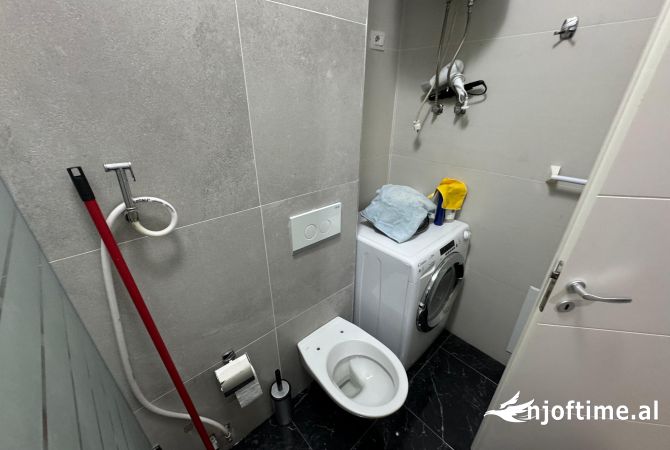 Shtepi ne shitje Apartament ne Durres, 2+1, Mobilimi E mobiluar, Pagesa 270,000  Euro.