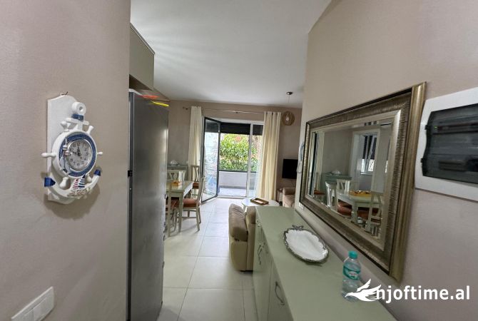 Shtepi ne shitje Apartament ne Durres, 2+1, Mobilimi E mobiluar, Pagesa 270,000  Euro.