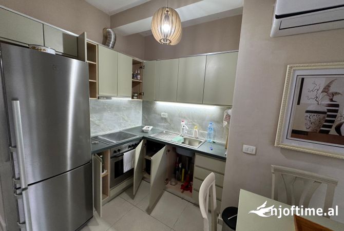 Shtepi ne shitje Apartament ne Durres, 2+1, Mobilimi E mobiluar, Pagesa 270,000  Euro.