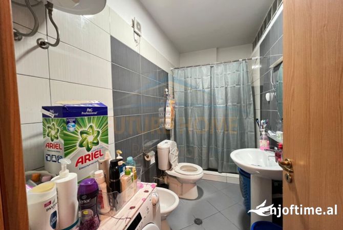 Shtepi ne shitje Apartament ne Durres, 2+1, Mobilimi E mobiluar, Pagesa 93,000  Euro.