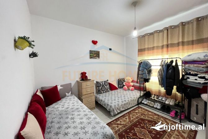 Shtepi ne shitje Apartament ne Durres, 2+1, Mobilimi E mobiluar, Pagesa 93,000  Euro.
