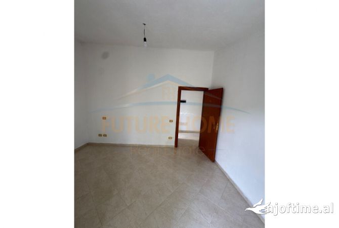 Shtepi ne shitje Apartament ne Kavaje, 1+1, Mobilimi Bosh, pa mobiluar, Pagesa 150,000  Euro.