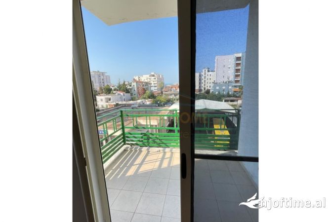 Shtepi ne shitje Apartament ne Durres, 2+1, Mobilimi Bosh, pa mobiluar, Pagesa 94,500  Euro.