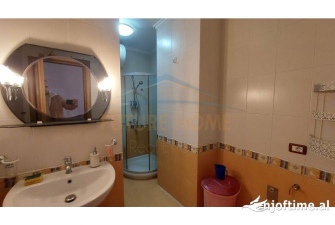 Shtepi ne shitje Apartament ne Durres, 2+1, Mobilimi E mobiluar, Pagesa 80,000  Euro.