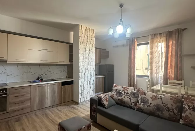 Shtepi me qera 2+1 ne Tirane - 800 Dollar