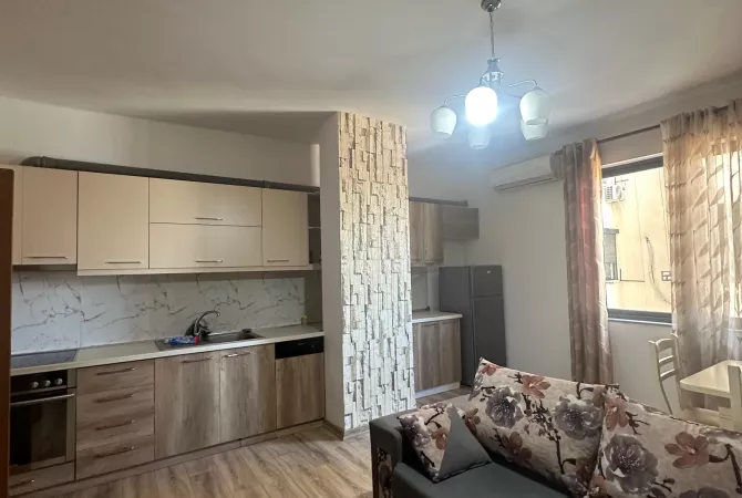 Shtepi me qera 2+1 ne Tirane - 800 Dollar
